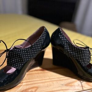 Shoes of Prey Black and White Wedges with Glossy Toe